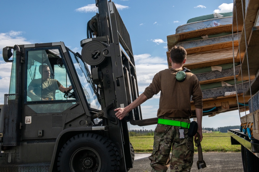 21 SOS, SOAMXS commit to proficiency with CV-22 precautionary landing practice