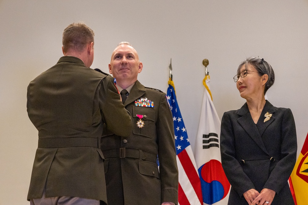 35th ADA BDE hosted the Eighth Army Quarterly Retirement Ceremony