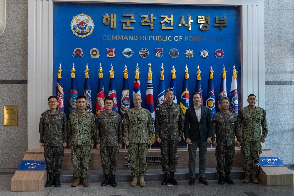 Adm. Steve Koehler, commander, U.S. Pacific Fleet visits South Korea