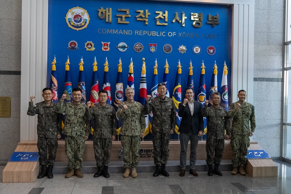 Adm. Steve Koehler, commander, U.S. Pacific Fleet visits South Korea