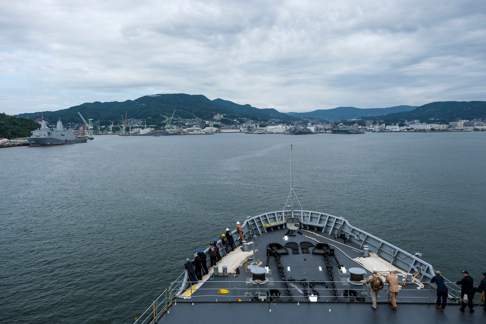 USS Frank Cable Arrives Sasebo, Japan