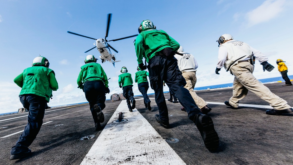 USS George Washington Receives Supplies during VERTREP with USNS Cesar Chavez