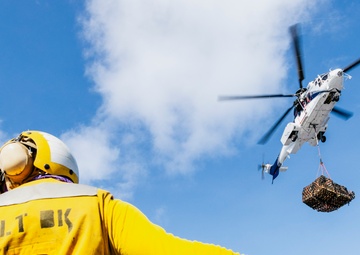 USS George Washington Receives Supplies during VERTREP with USNS Cesar Chavez