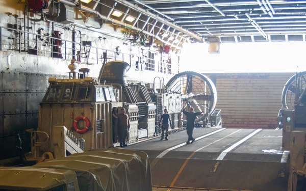 LCAC Maneuvers