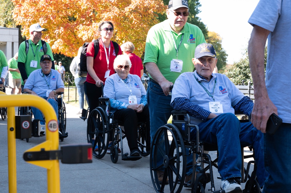 Joint Service Color Guard presents colors to wartime veterans