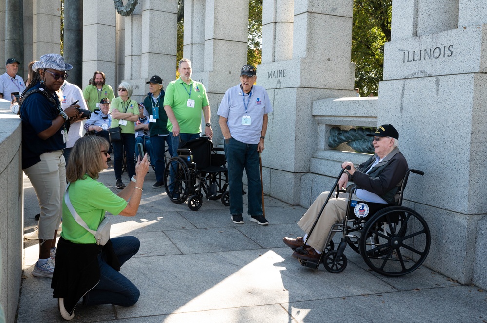 Joint Service Color Guard presents colors to wartime veterans