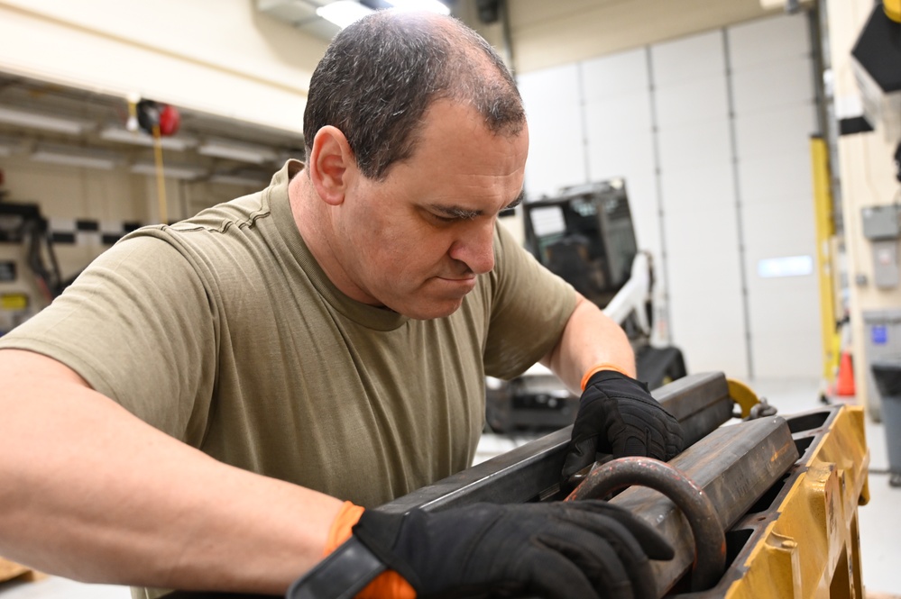 119th LRS  Replacing Snowblower Engine