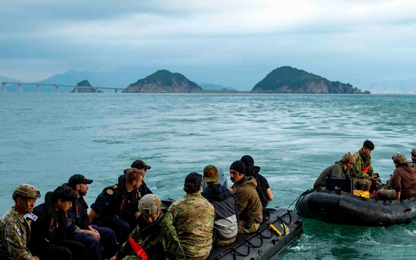 U.S. Naval Forces Participate in Republic of Korea Multi-National Mine Warfare Exercise