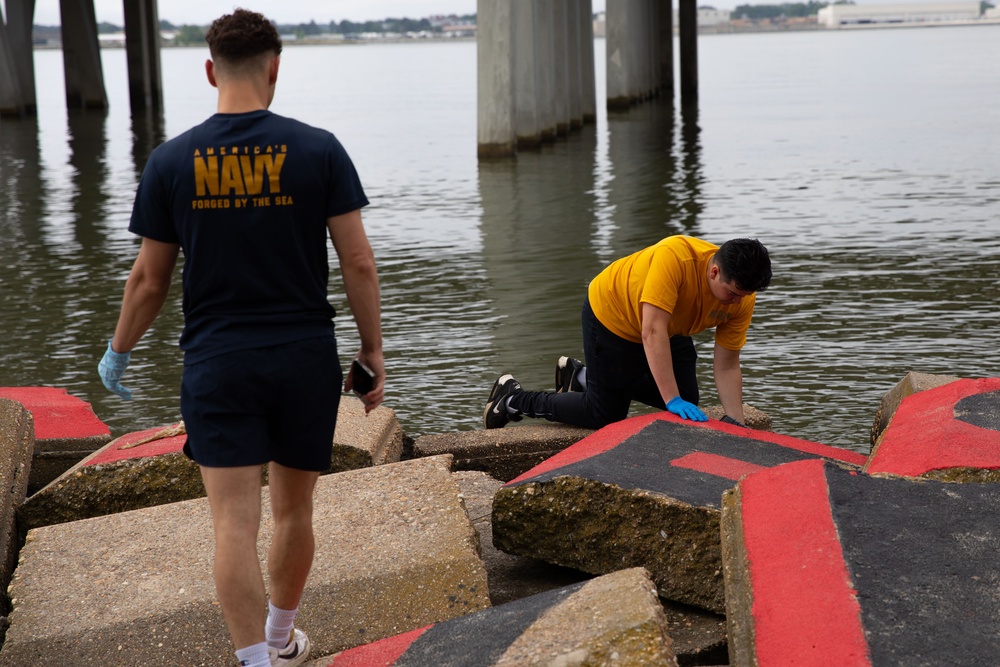 USS George H.W. Bush command ‘Thousand Points of Light’ community service event