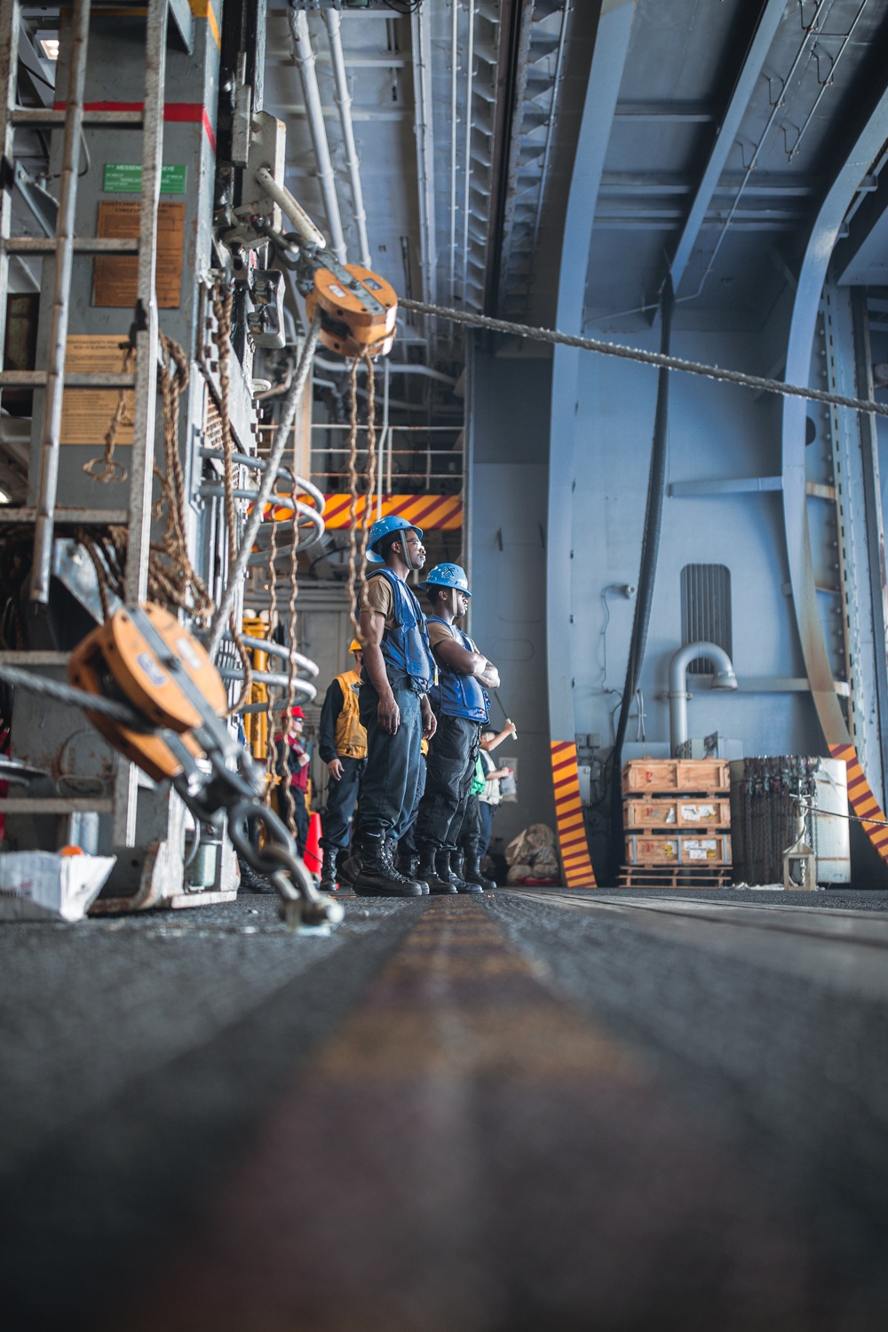 USS George Washington conducts replenishment-at-sea with USNS Cesar Chavez