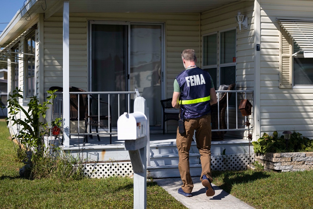 FEMA Disaster Survivor Assistance Teams in Polk County