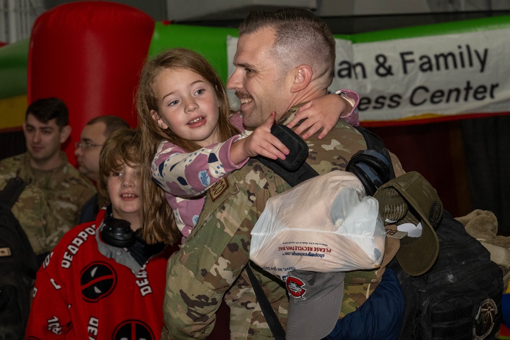 4th Fighter Wing Airmen return from deployment