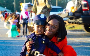 Sustainment Soldiers host trunk-or-treat