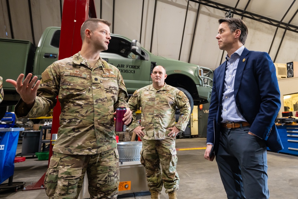 McGarvey visits Kentucky Air Guard Base