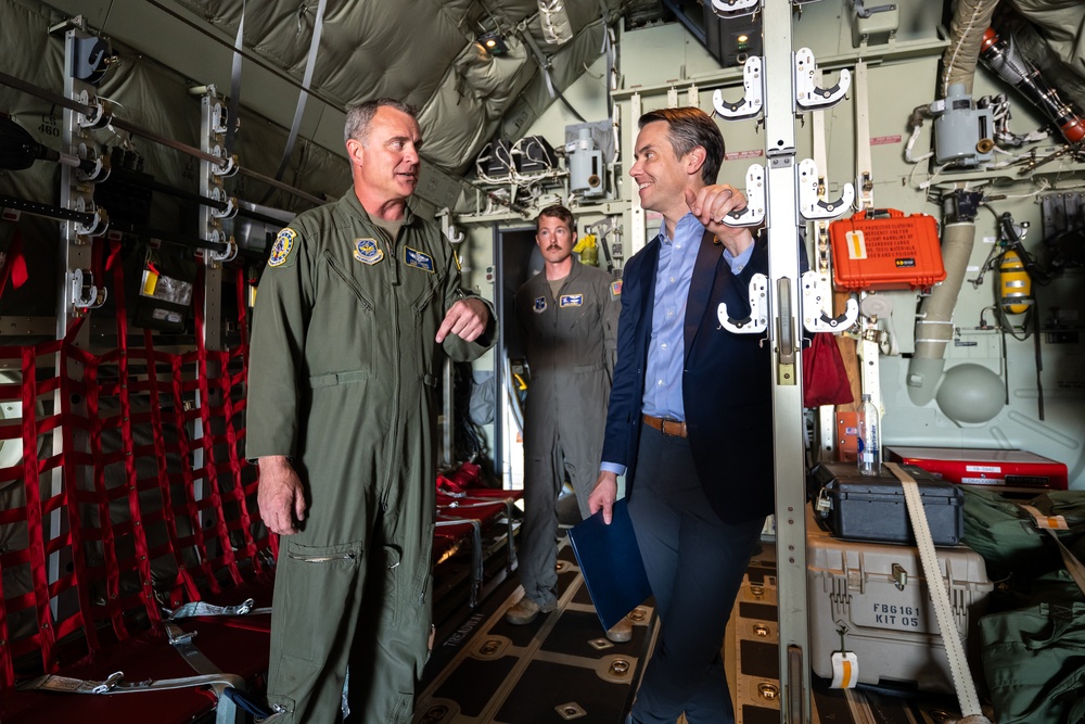 McGarvey visits Kentucky Air Guard Base