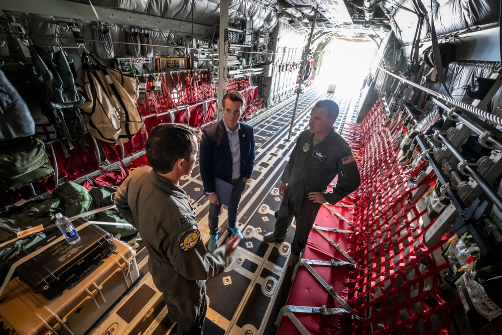 McGarvey visits Kentucky Air Guard Base