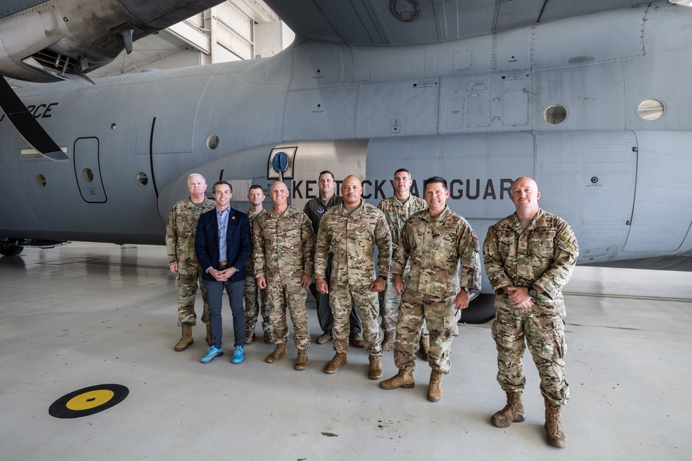 McGarvey visits Kentucky Air Guard Base