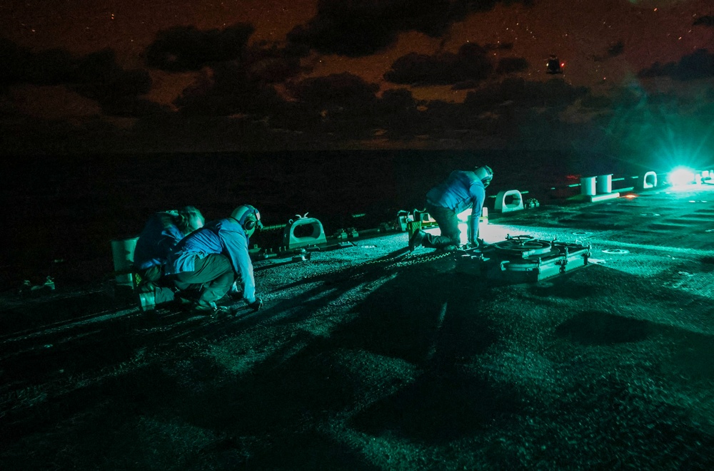 USS Arleigh Burke Flight Operations