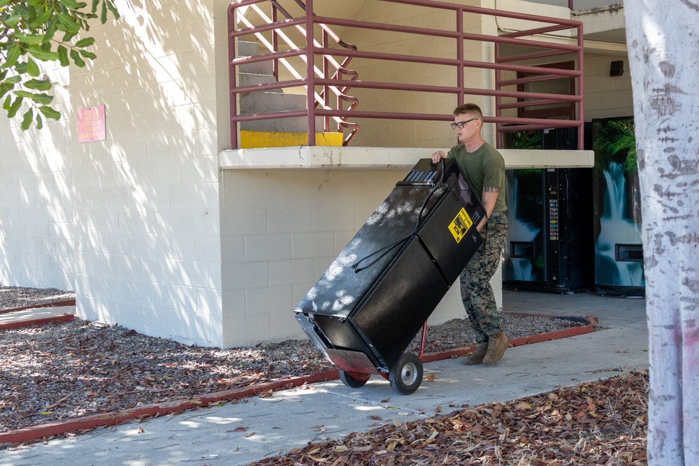 Barracks 360 Reset: I Marine Expeditionary Force Information Group executes Operation Clean Sweep