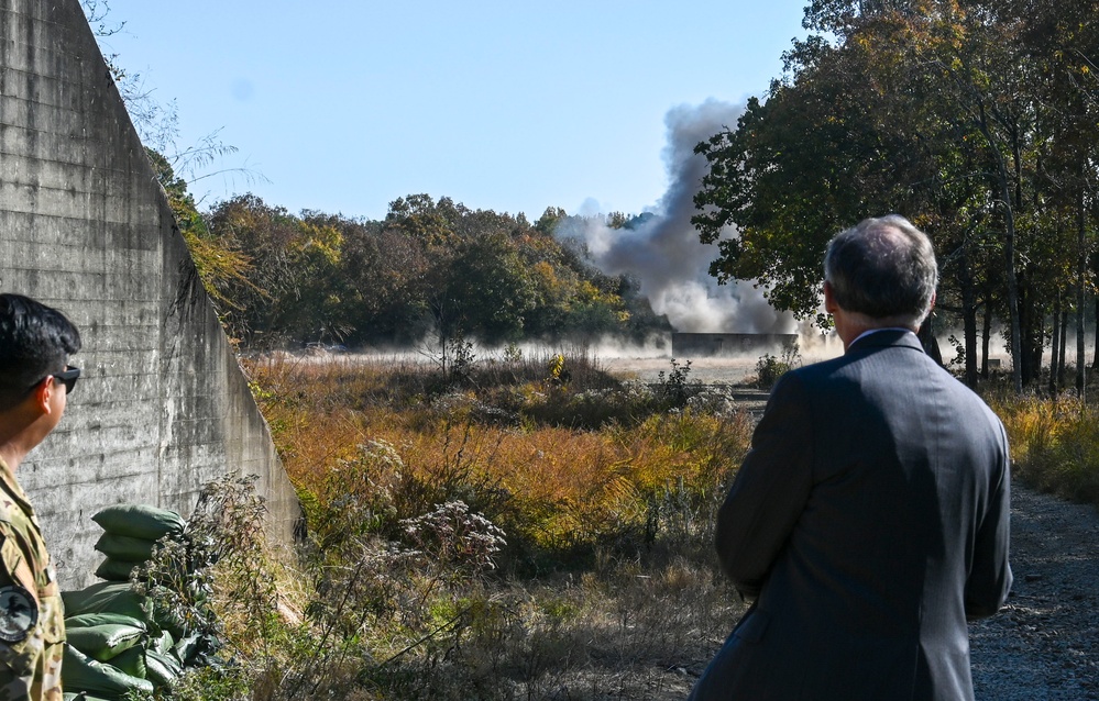 U.S. Rep. French Hill visits EOD, recognize efforts