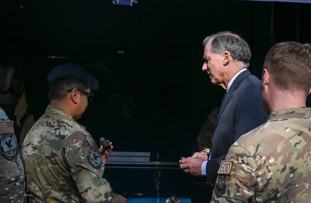 U.S. Rep. French Hill visits EOD, recognize efforts