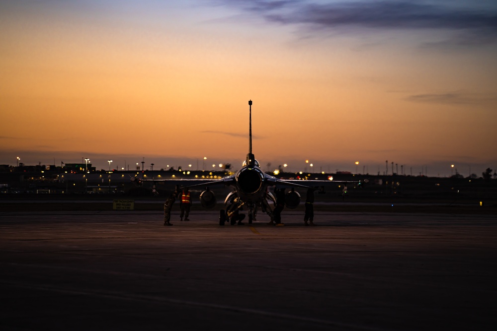 114th Fighter Wing conducts evening operations