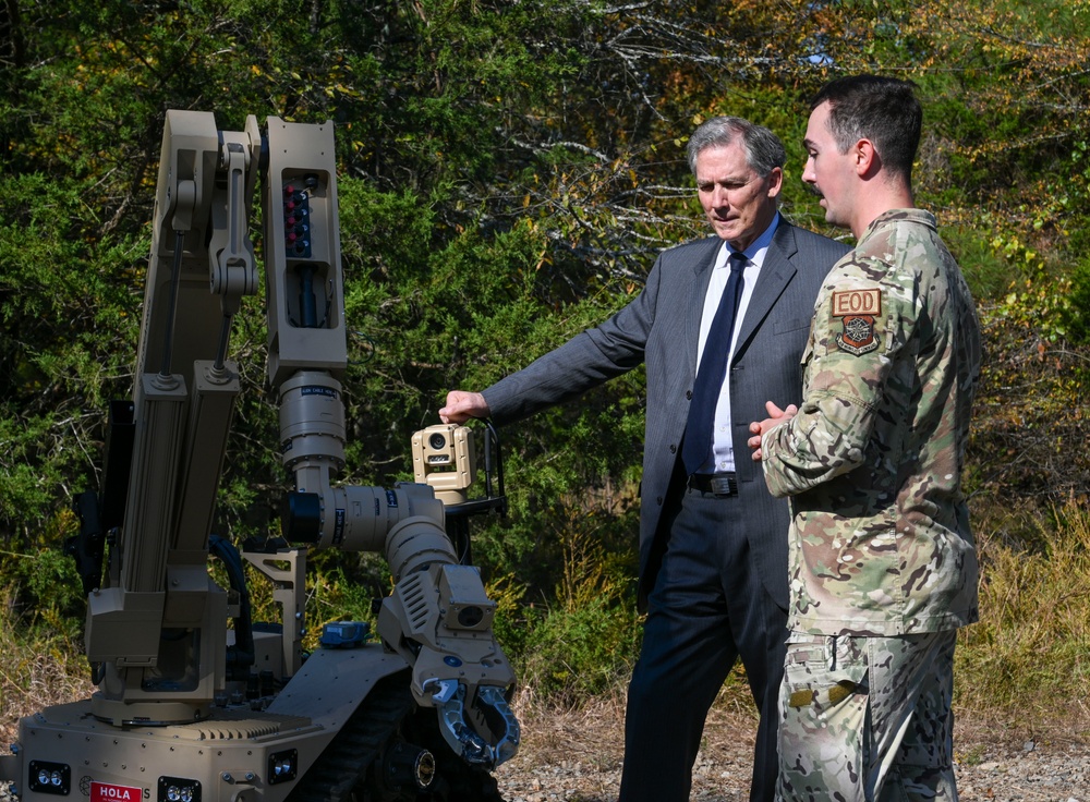 U.S. Rep. French Hill visits EOD, recognize efforts