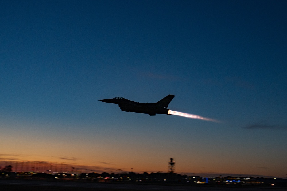 114th Fighter Wing conducts evening operations