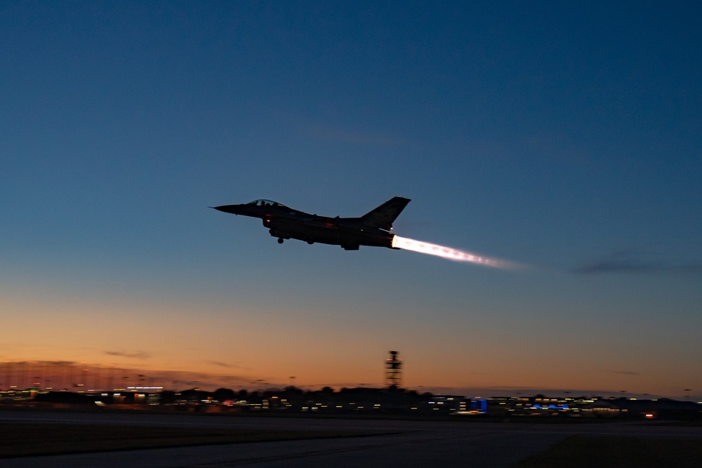 114th Fighter Wing conducts evening operations