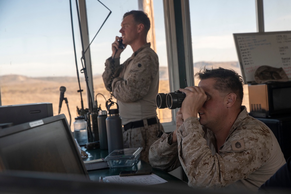 LAR Co. Conducts Low-Light Live-Fire Range at Camp Pendleton