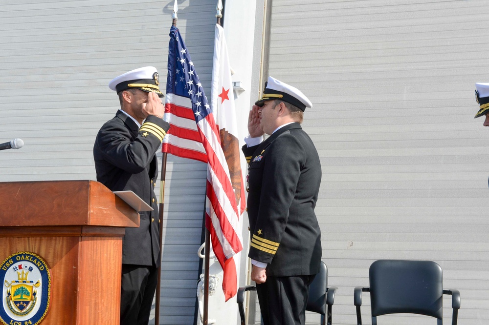 USS Oakland (LCS 24) Conducts Change of Command Ceremony