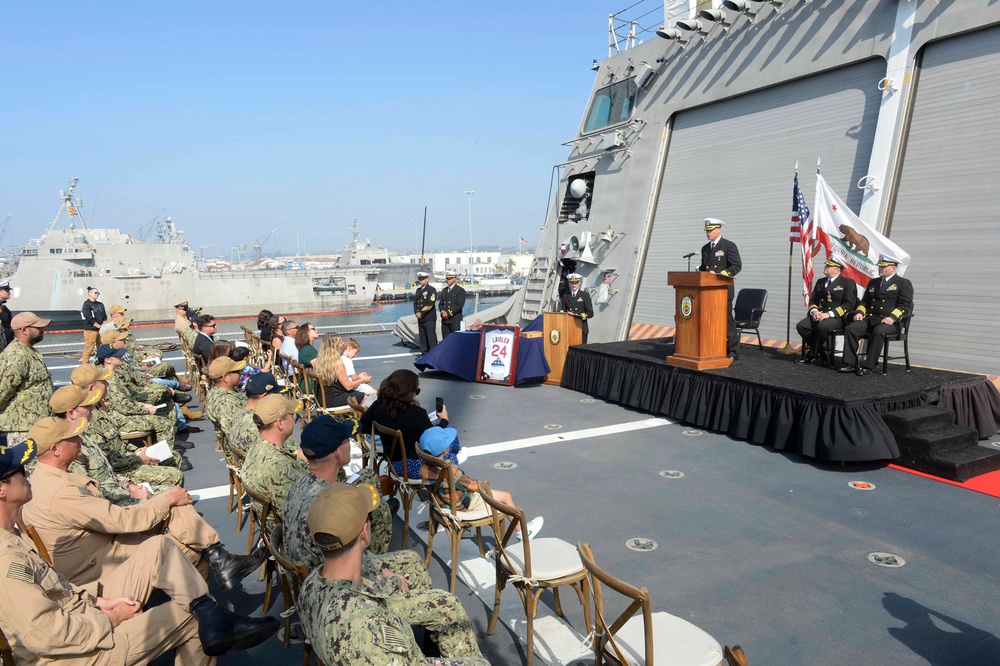 USS Oakland (LCS 24) Conducts Change of Command Ceremony