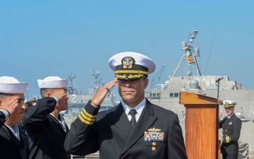 USS Oakland (LCS 24) Conducts Change of Command Ceremony