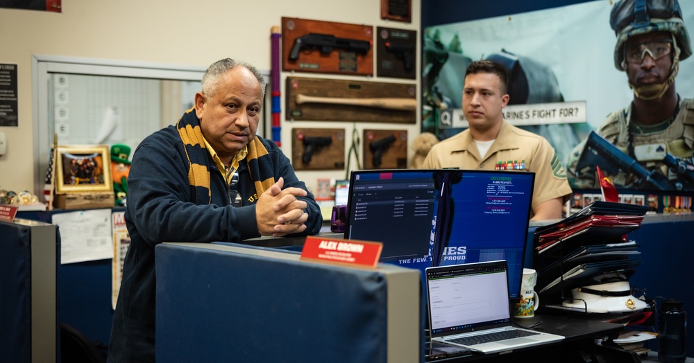 U.S. Secretary of the Navy Visits Recruiters in New Jersey