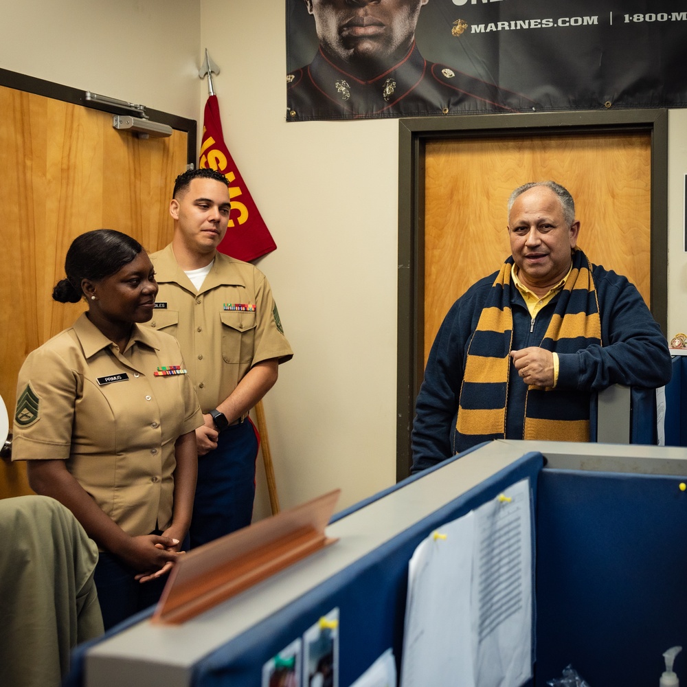 U.S. Secretary of the Navy Visits Recruiters in New Jersey