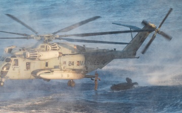 USS New York and 24th MEU HELOCAST Exercise