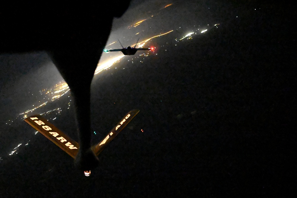 Fifth-Gen F-22 Raptors conduct operations over CENTCOM AOR