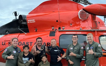 Coast Guard rescues father, sons after boat capsizes south of Lanai