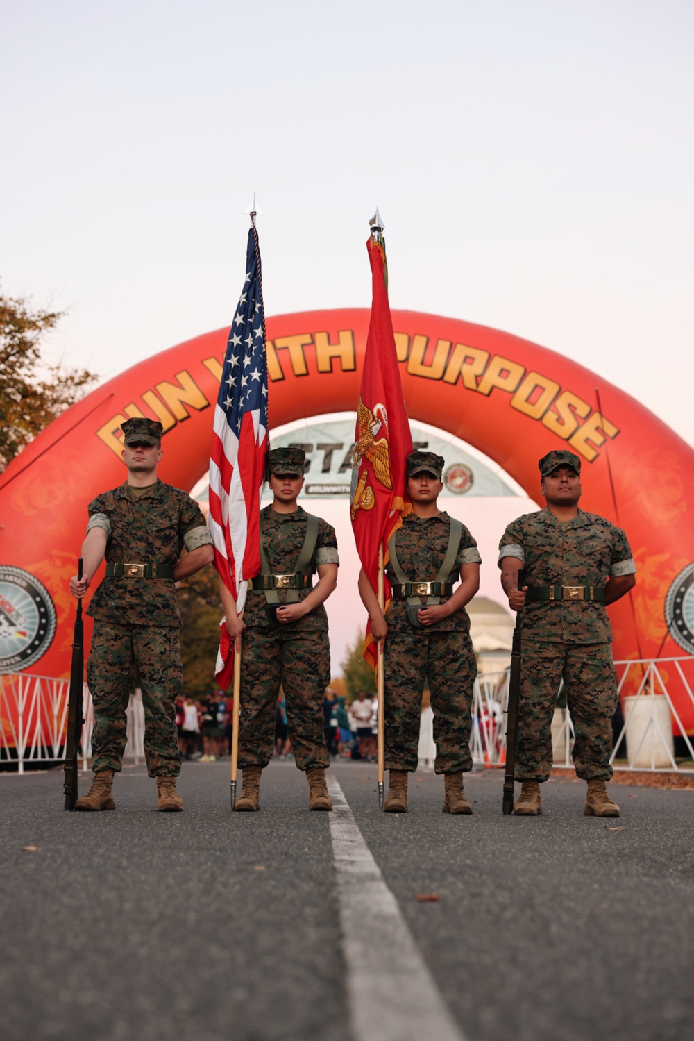 Thousands run with Marines at the MCM 10K