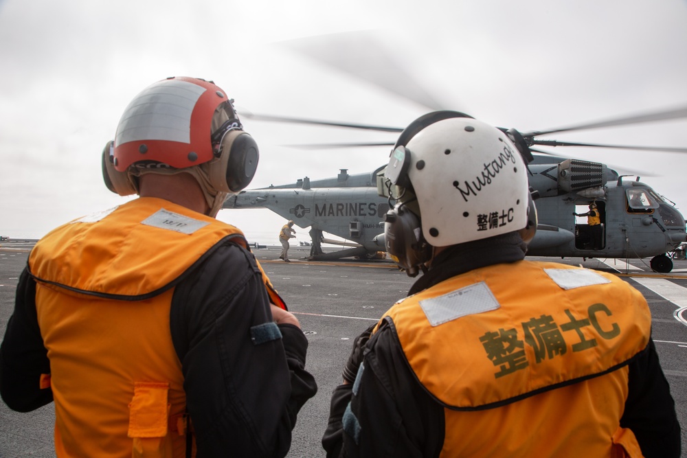 Marine Corps CH-53E delivers essential equipment to Japan’s JS Kaga