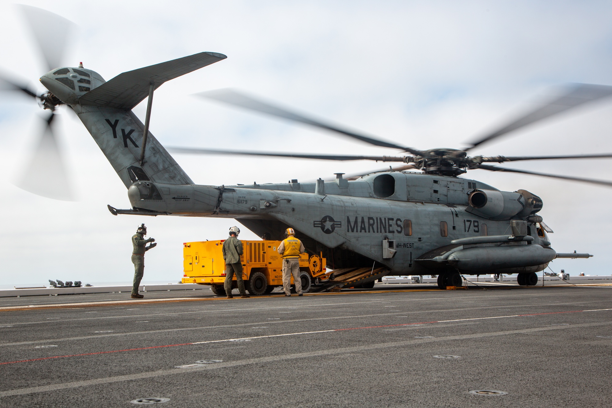 DVIDS - Images - Marine Corps CH-53E delivers essential equipment
