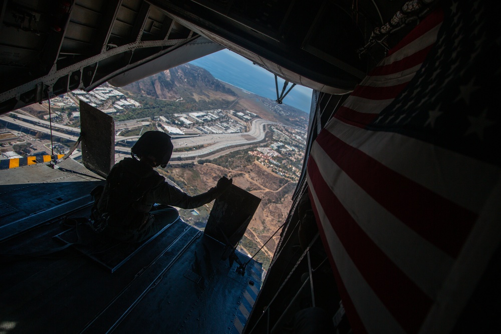 Marine Corps CH-53E delivers essential equipment to Japan’s JS Kaga