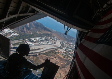 Marine Corps CH-53E delivers essential equipment to Japan’s JS Kaga