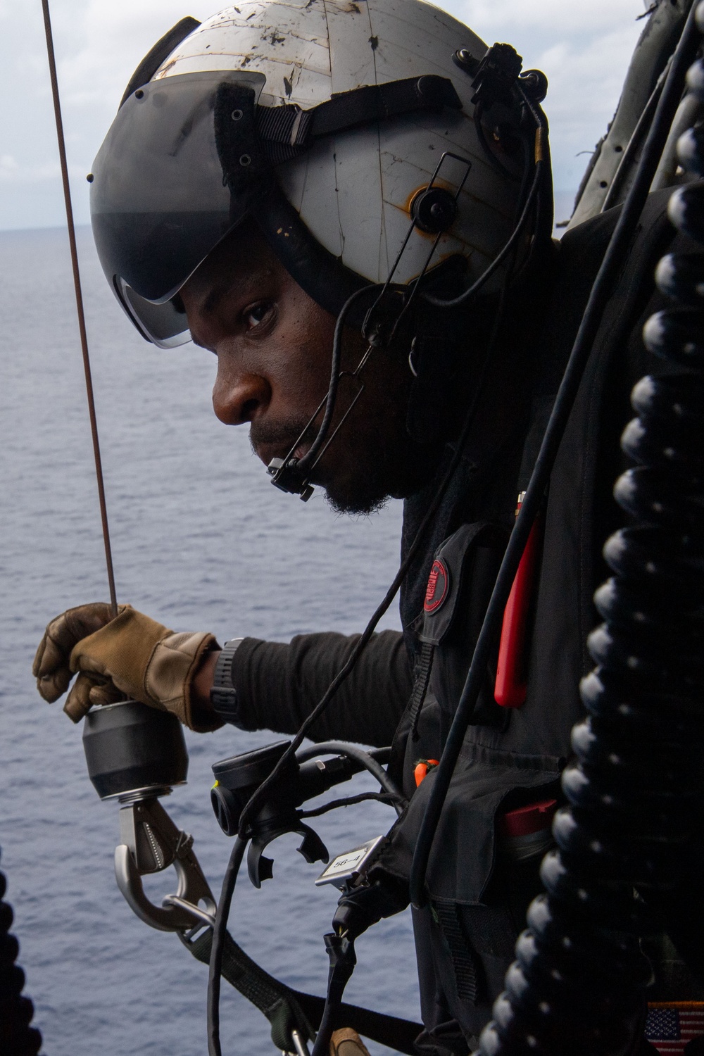 HSC 23 practices SAR operations aboard USS Boxer
