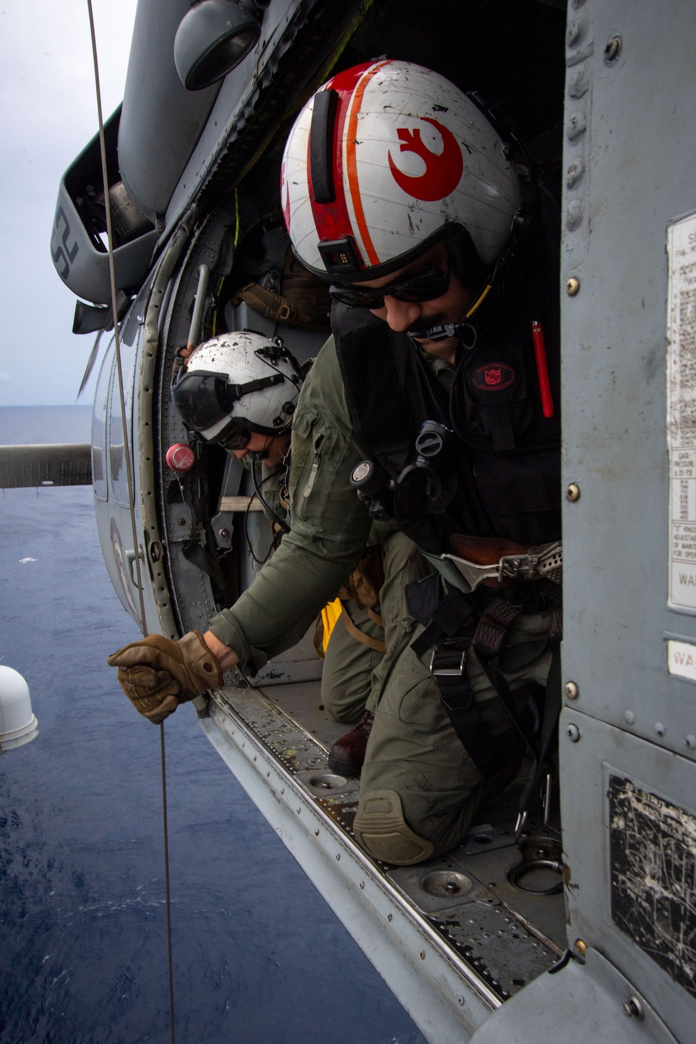 HSC 23 practices SAR operations aboard USS Boxer