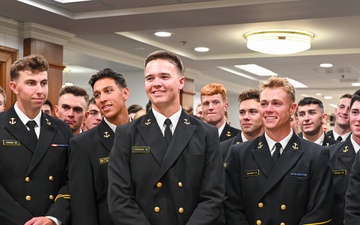 SECNAV Meets with USNA Mens Baseball Team