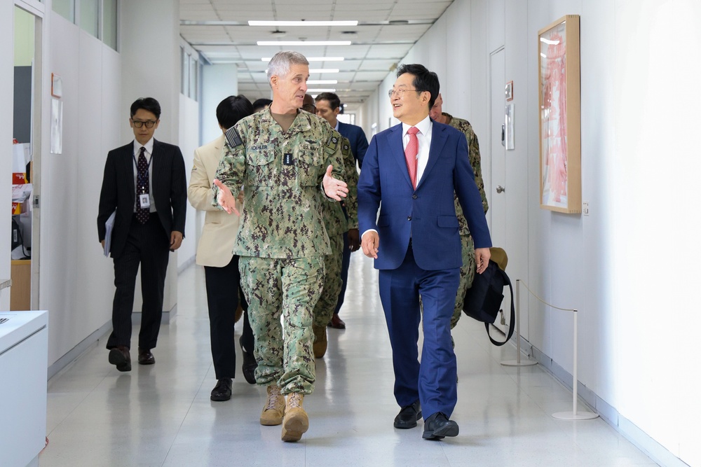 Adm. Steve Koehler, commander, U.S. Pacific Fleet visits the Republic of Korea