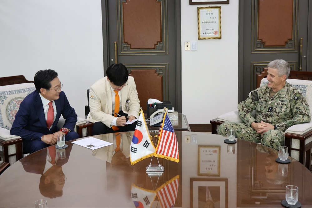 Adm. Steve Koehler, commander, U.S. Pacific Fleet visits the Republic of Korea