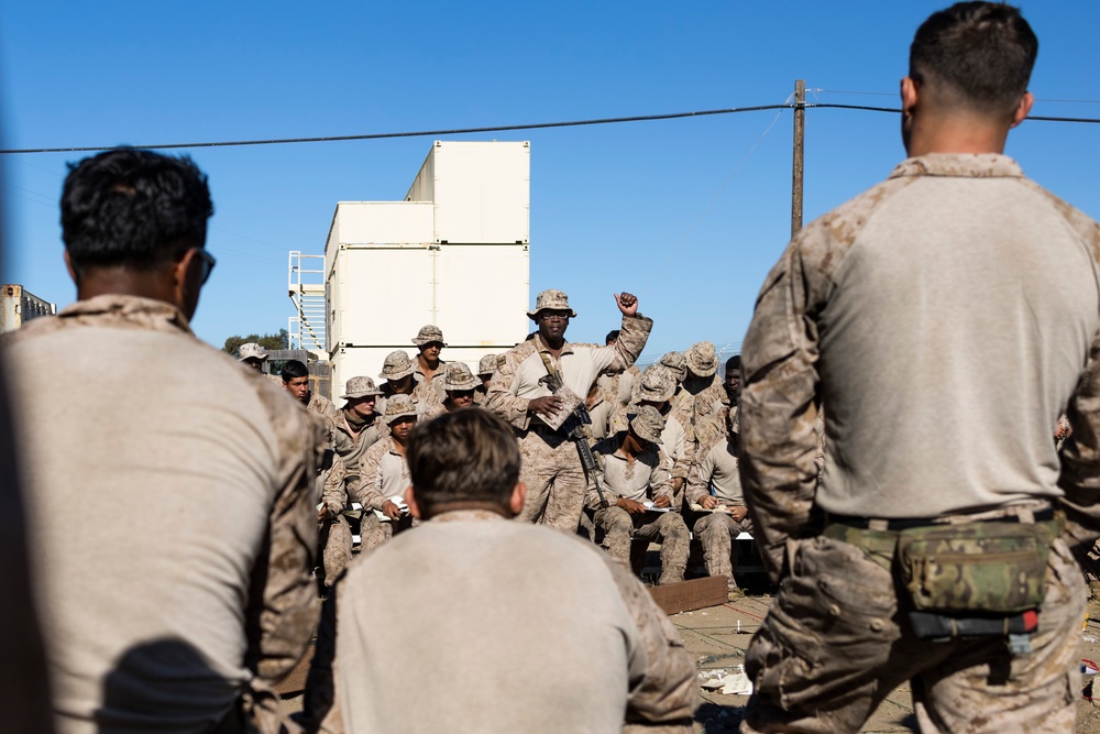 V17 Marines conduct rehearsal of concept during a mechanized raid course