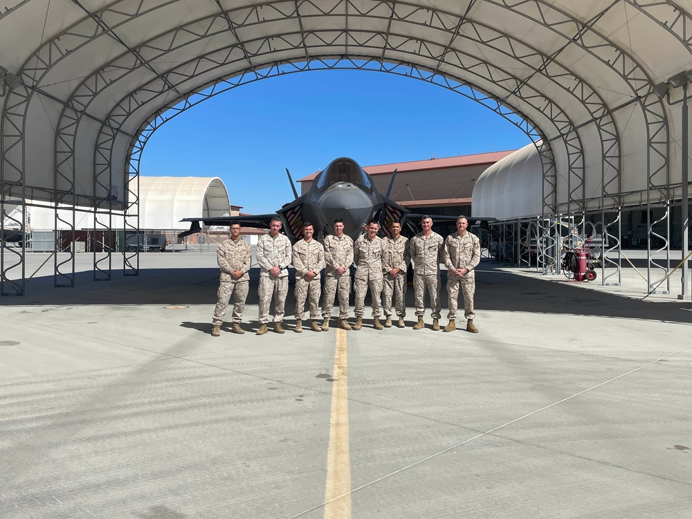 11th MEU Leaders provide guidance during WTI 1-25